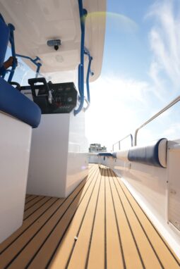 BOAT FLOORING & DECK MAT