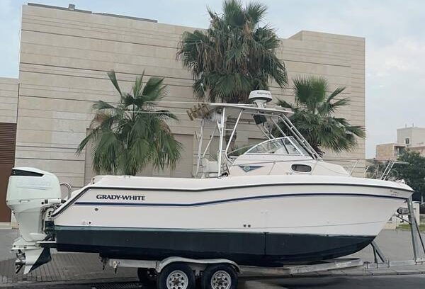 Gradywhite 26 feet boat for sale Dubai