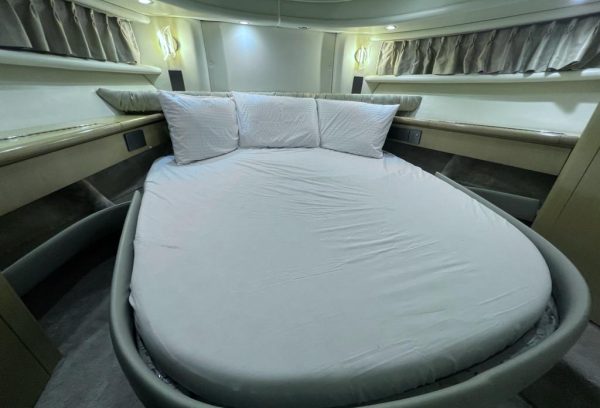 american carver yacht sale Dubai