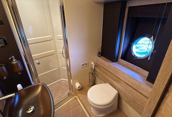 azimut 64 ft yacht sale dubai