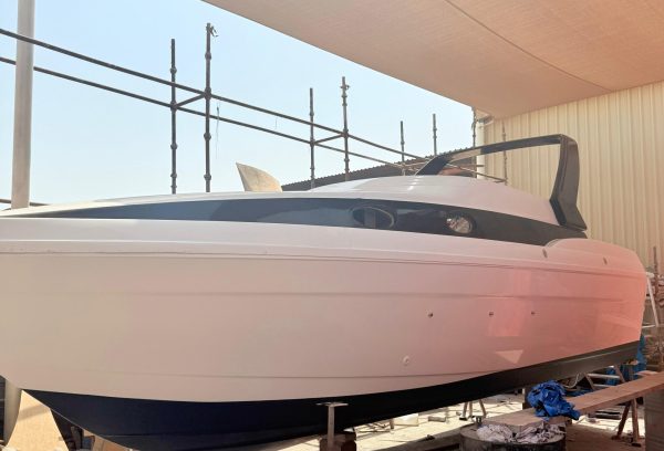 mini yacht 31 ft for sale in UAE