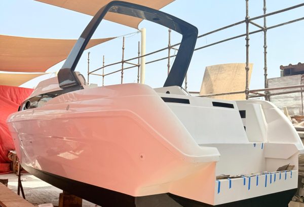 mini yacht 31 feet sale in UAE