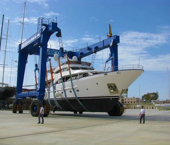 Boat Lifting Service in Dubai