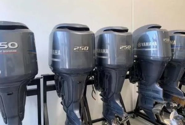 250 hp yamaha engine for sale in Dubai